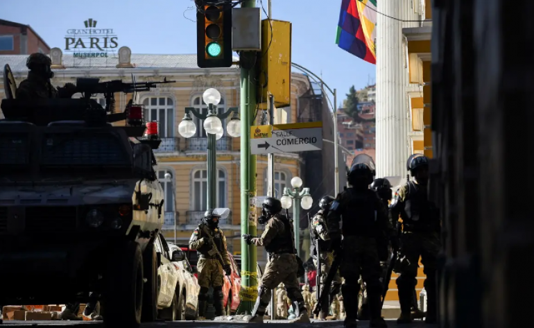 Bolívia prende militares após tentativa de golpe de Estado