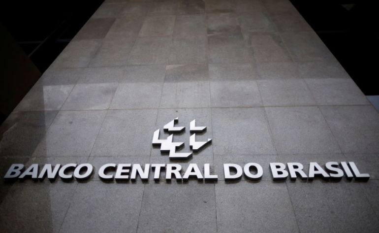 BC: Setor público tem superávit em março e dívida pública bruta cai a 75,9% do PIB