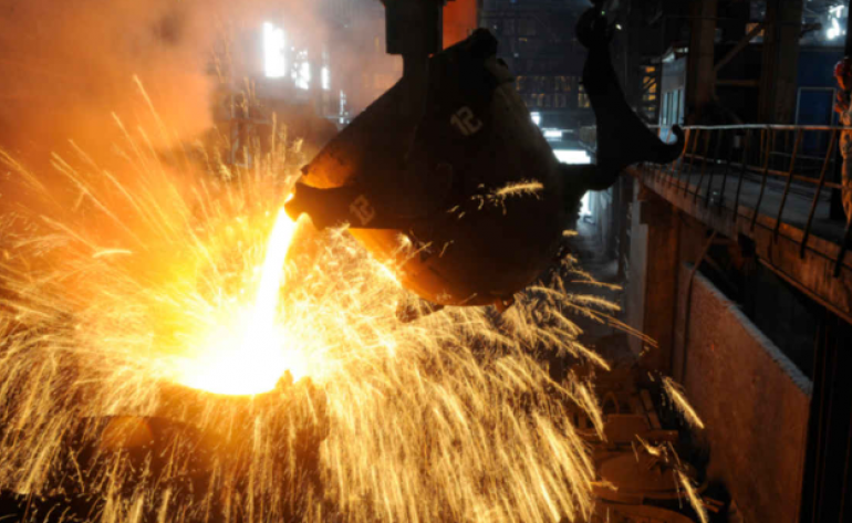 Atividade industrial da China esfria com enfraquecimento da demanda