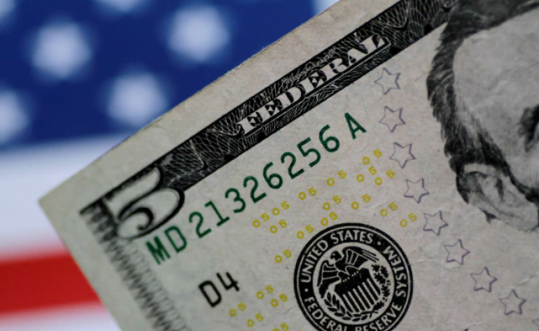 Dólar hoje cai e vai a R$ 5,30, com investidor de olho em política monetária dos EUA