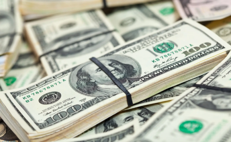 Dólar hoje tem baixa com expectativa de corte de juros pelo Fed