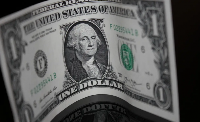 Dólar hoje tem leve alta com exterior em foco
