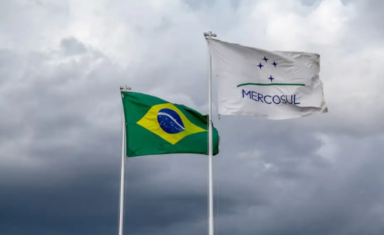 Pedido de vista adia votação de relatório sobre acordo Mercosul–União