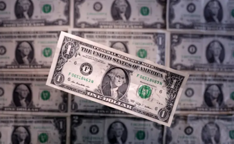 Dólar cai a R$ 5,27 no Brasil após EUA adiarem ataques contra o Irã