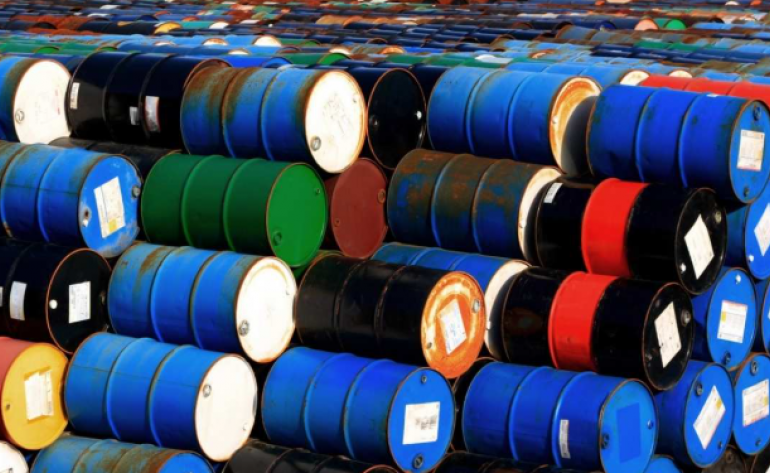 Petróleo salta 5% e atinge maior nível em três semanas com ameaça de bloqueio em Ormuz