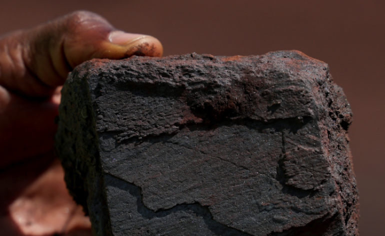 Minério de ferro fecha com leve alta na China
