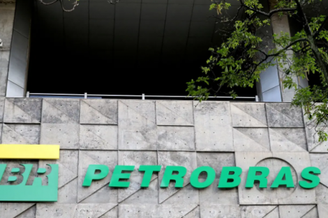 Petrobras eleva em 7,1% preço do querosene de aviação em agosto