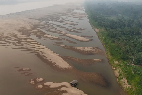 Seca na Amazônia dificulta transporte de mercadorias e afeta vida de moradores