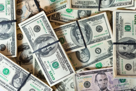 Dólar inverte e passa a cair, com dados econômicos dos EUA em foco