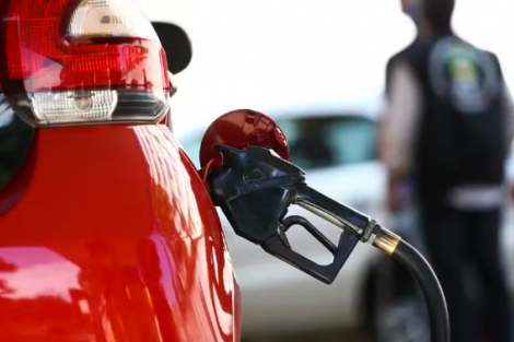 Petrobras anuncia redução de R$ 0,17 no litro do diesel nas distribuidoras