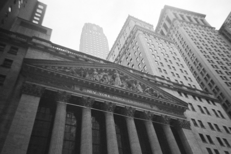 Wall Street abre em alta com otimismo sobre tarifas e dados de emprego