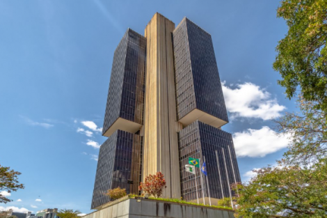 Desaceleração da atividade é chave para corte da Selic em 2025, diz JP Morgan
