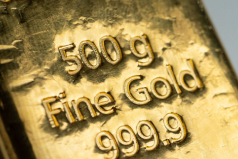 Ouro dispara e atinge valor recorde em meio a tensões geopolíticas e pressão sobre o Fed