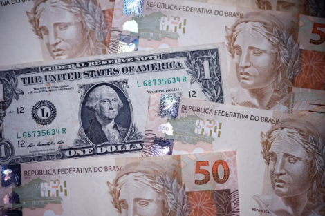 Dólar pode se aproximar dos R$ 5 ainda neste semestre, aponta banco Pine