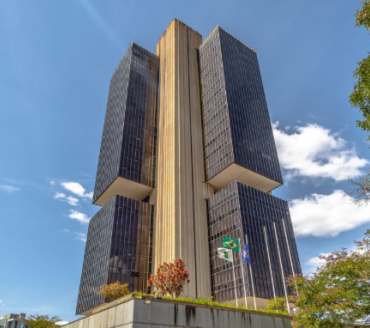 Desaceleração da atividade é chave para corte da Selic em 2025, diz JP Morgan