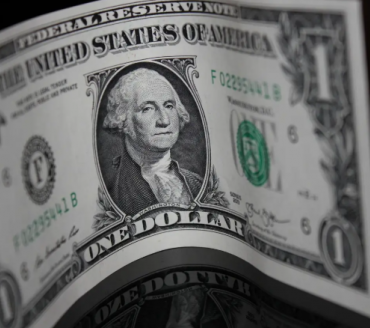 Dólar hoje cai abaixo de R$ 5,40 com juros nos EUA em foco