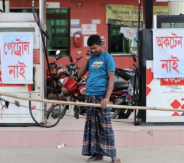 Escassez de diesel causada pela guerra atinge agricultores de Bangladesh