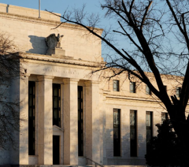 Mercado volta a precificar corte nos juros dos EUA em 2026