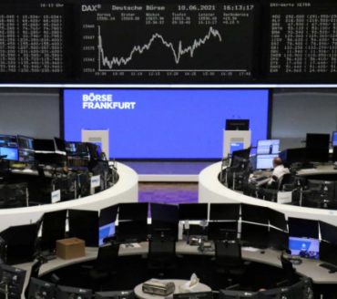 Bolsas da Europa fecham em alta apesar de disparada dos preços do petróleo