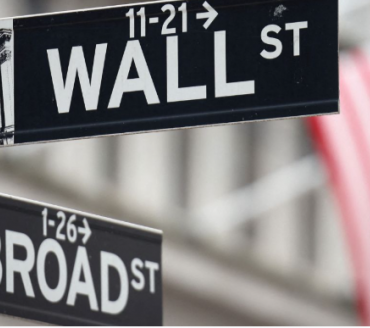 Wall Street opera em queda após surpresa com payroll