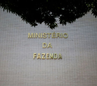 Governo corta projeção para o PIB de 2026 e vê juros pesando sobre economia